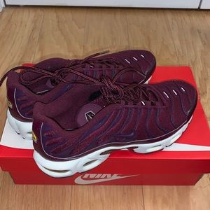 Women’s Air Max plus(Size 8)